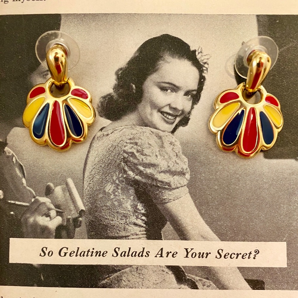 Vtg 80s earrings 🖤